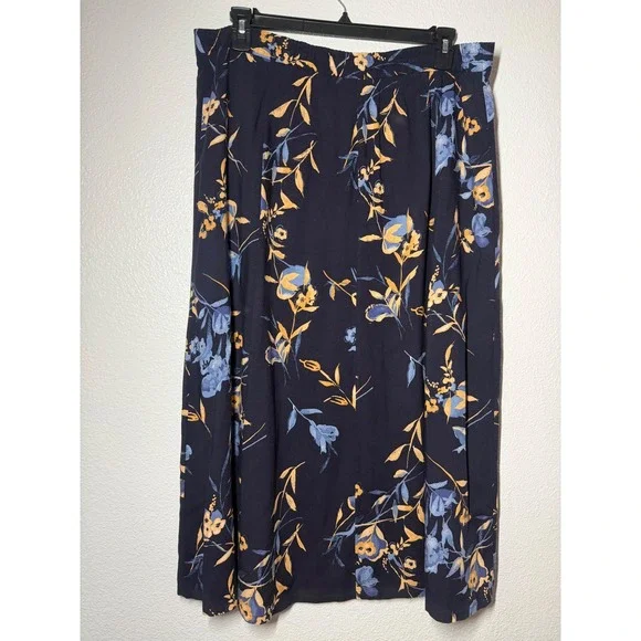 Sag Harbor Woman Navy Blue Floral Button Front Rayon Midi Skirt Plus Size 1X VTG - Picture 5 of 10
